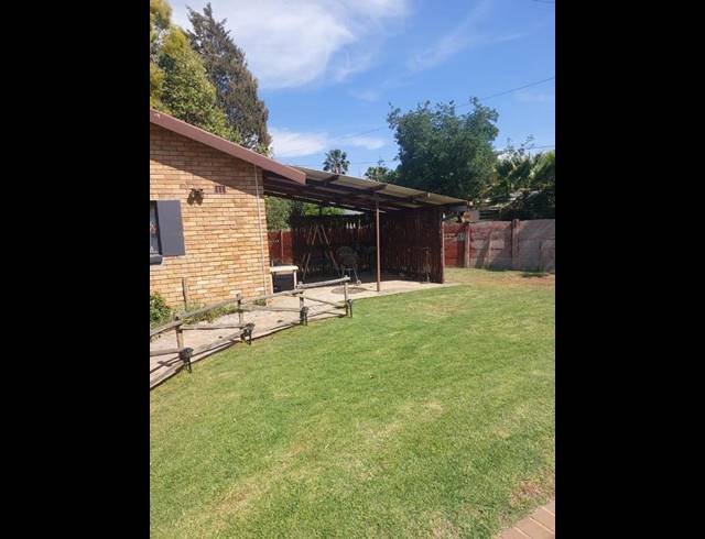 4 BEDROOM HOUSE FOR SALE IN LOURENSPARK